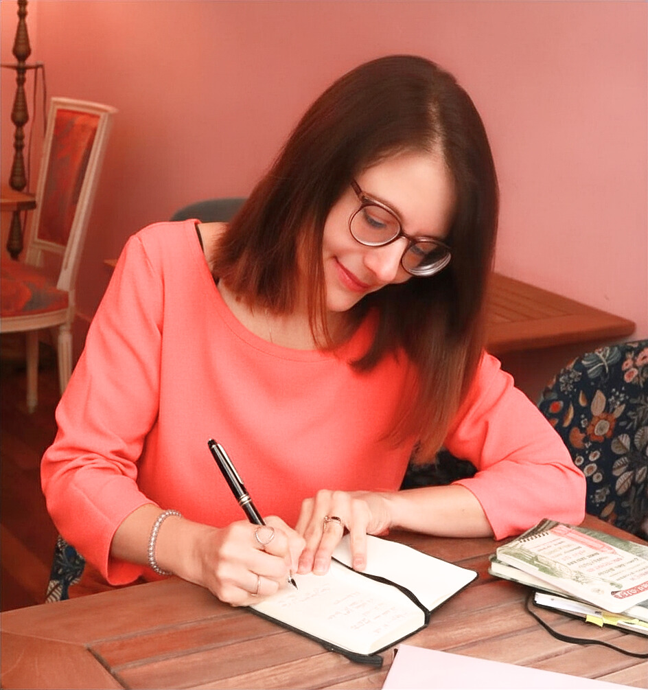 écrivaine biographe rédigeant des récits de vie formée par Anne-Sylvie Pinel