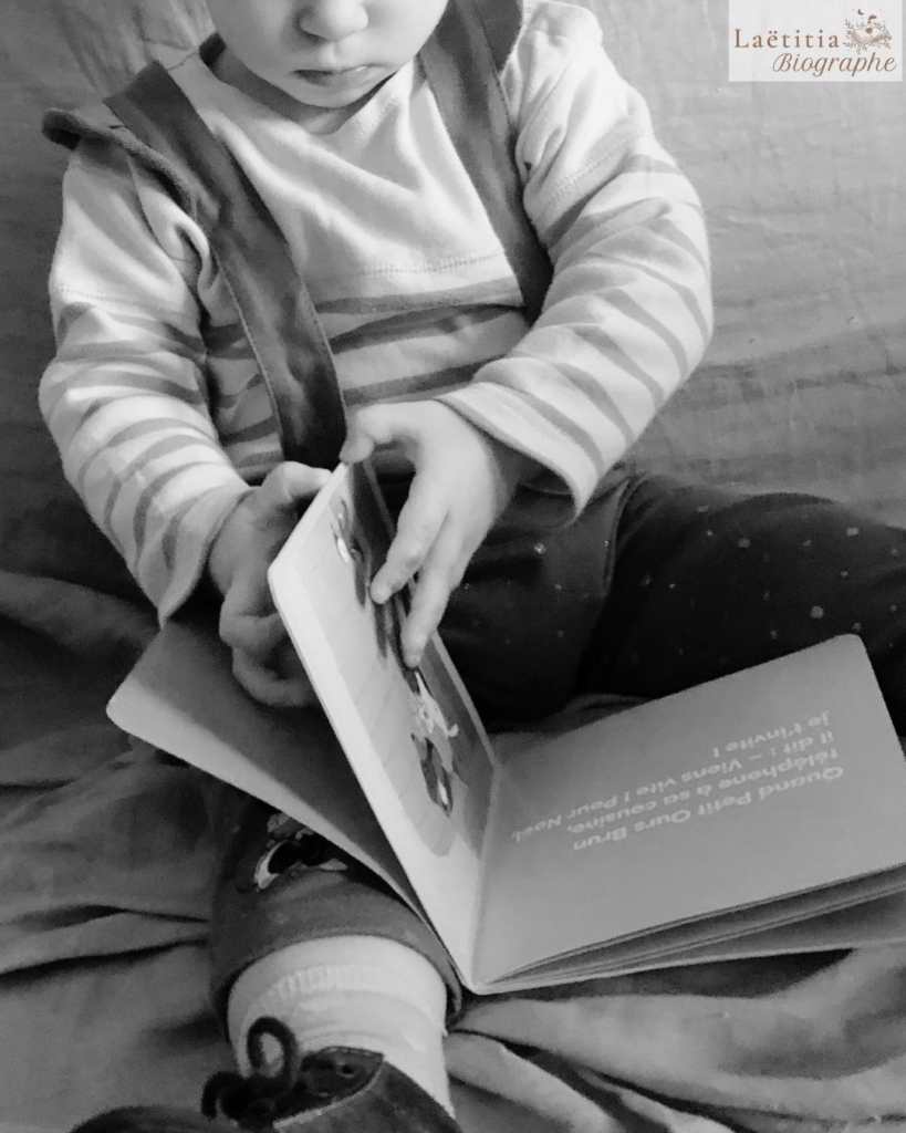 Depuis ma plus tendre enfance, j'aime les histoires. Elles m'ont bercées, m'ont aidées à grandir, ont développé mon imaginaire, ma curiosité. Elles ont été un refuge, une source d'inspiration. Aujourd'hui, c'est à mon tour de raconter des histoires... celles que l'on me confira et que je prendrai grand soin à retranscrire.